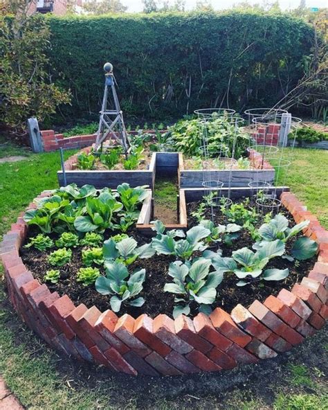 how to build a steel keyhole garden box|circular keyhole garden bed.